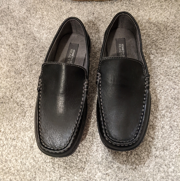 Boy's Kenneth Cole Loafers- 13 1/2 - Picture 3 of 5